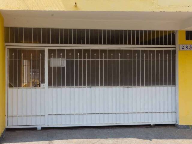 Casa de Rua (aberta) para Venda em Cotia - 4