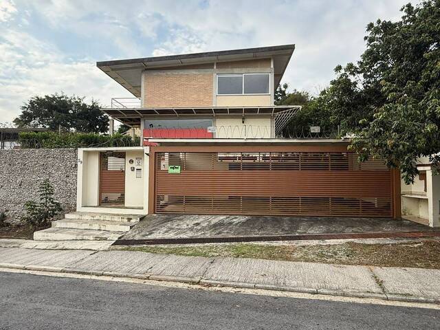 #641 - Casa em Bolsão FECHADO para Venda em Cotia - SP - 2